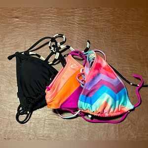 Size Medium, EUC, bikini top bundle. 2 O’Neill brand, one Volcom brand 👙